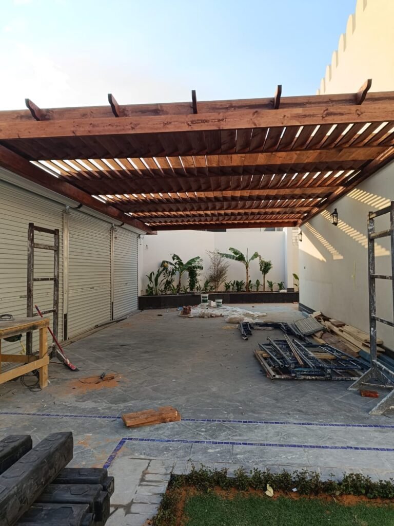 مظلات خشبية